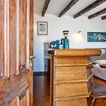 Apartment Panoramic Views I I